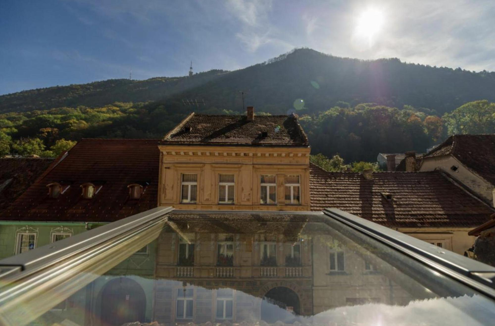 Rooftop Proprety With Large Terrace & Stunning Views - Brasov Bagian luar foto