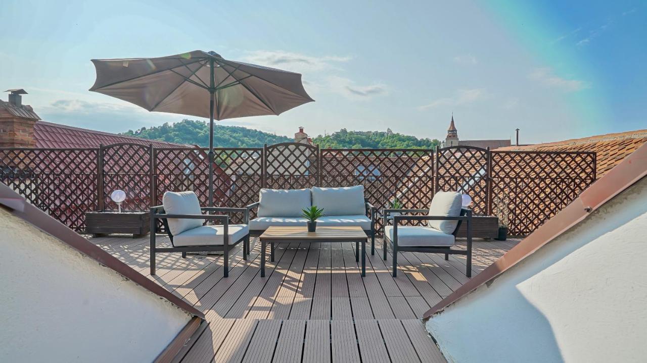 Rooftop Proprety With Large Terrace & Stunning Views - Brasov Bagian luar foto