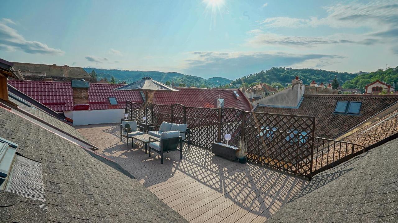 Rooftop Proprety With Large Terrace & Stunning Views - Brasov Bagian luar foto