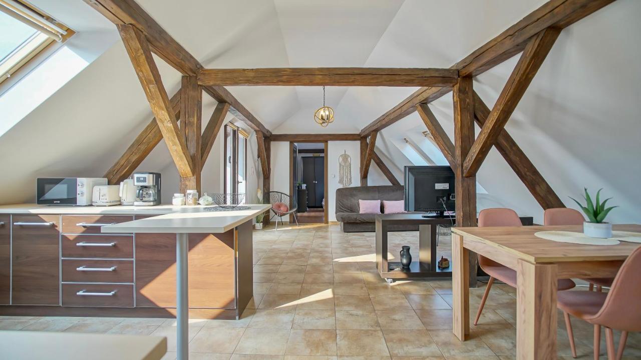 Rooftop Proprety With Large Terrace & Stunning Views - Brasov Bagian luar foto
