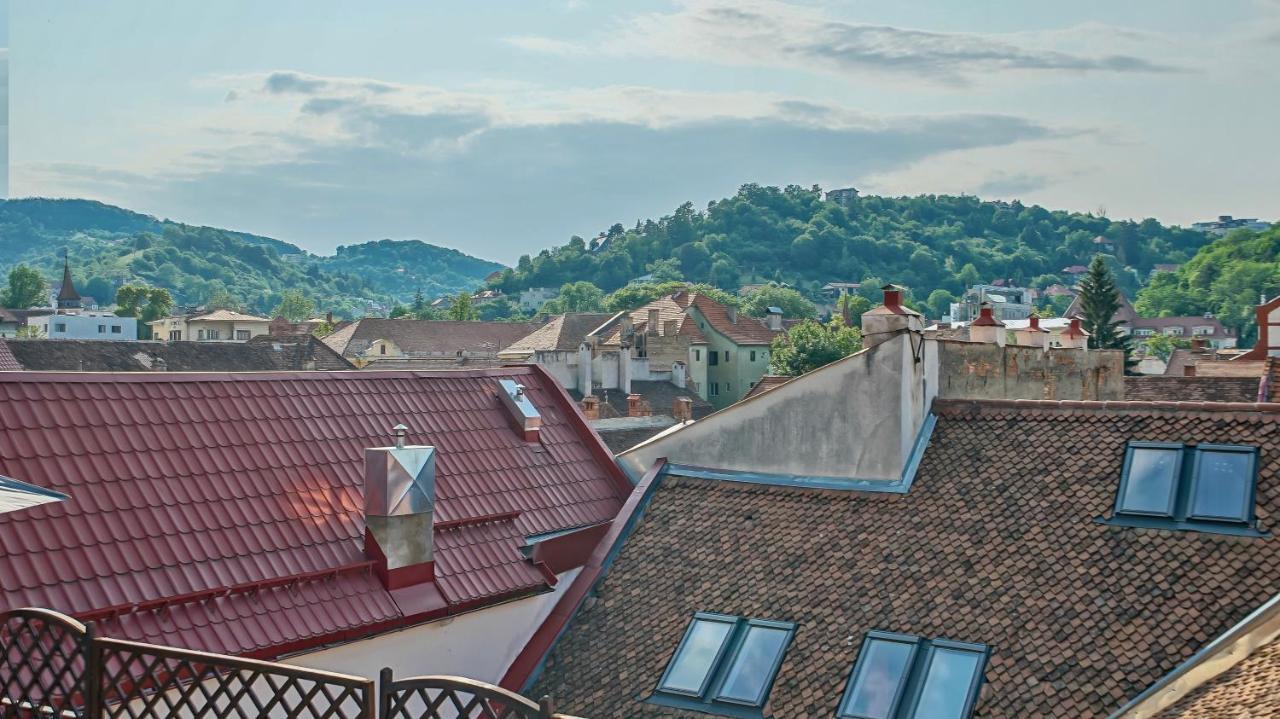 Rooftop Proprety With Large Terrace & Stunning Views - Brasov Bagian luar foto